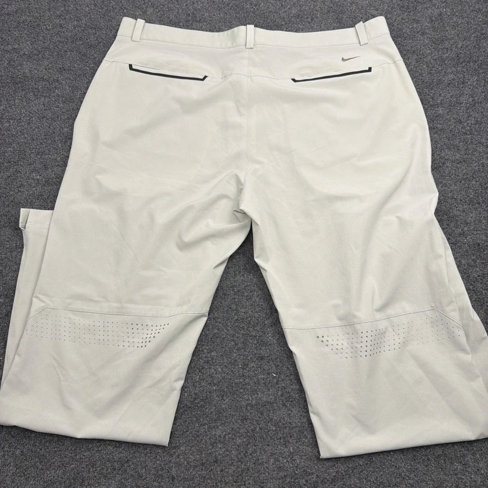 Nike Golf Tour Performance Golf Pants Men's 40x32 White Dri Fit Perforated